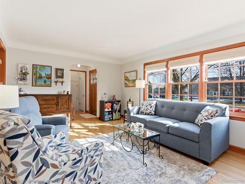 306 W Main St, Northville, MI, 48167-1525 | Card Image