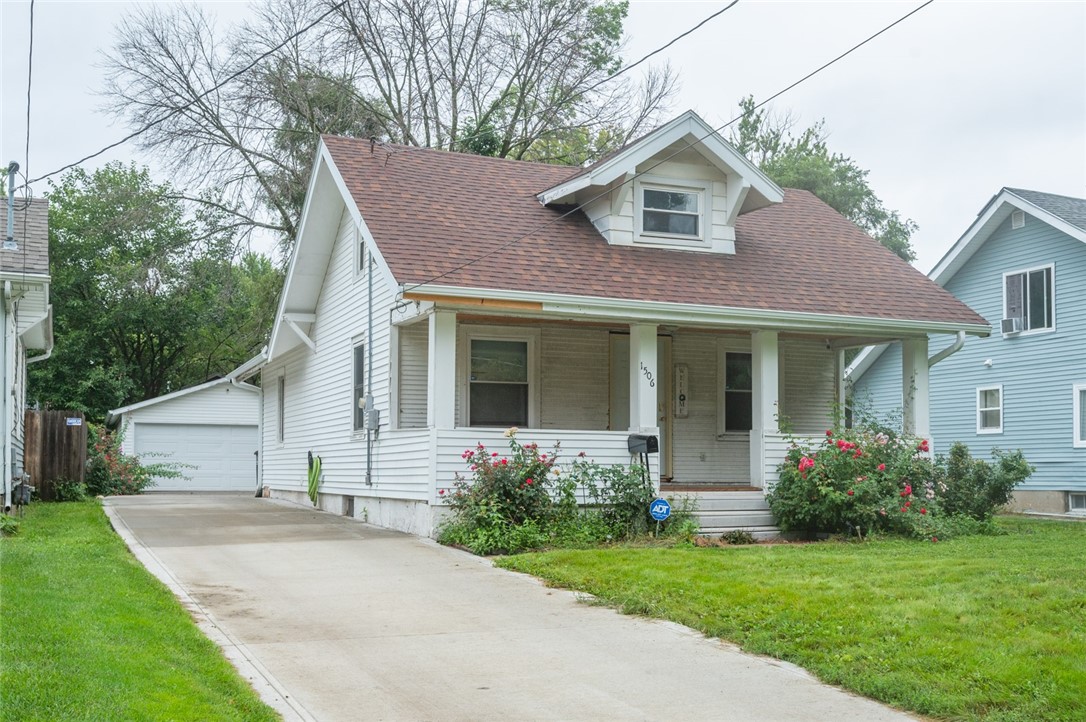 Mattern Ave, Des Moines, IA 50316