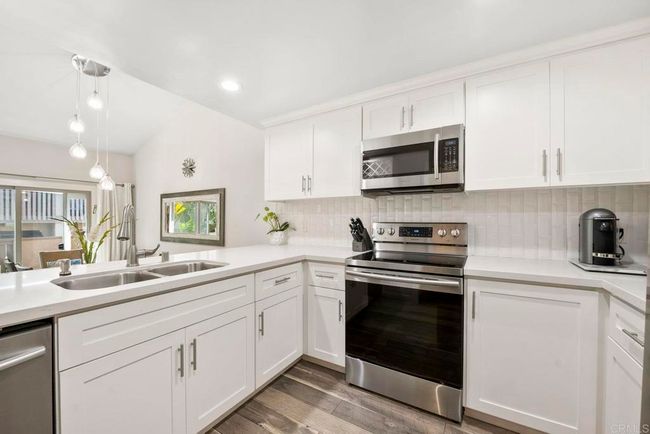 UNIT-13 - 2352 Altisma Way, Condo with 2 bedrooms, 2 bathrooms and 2 parking in Carlsbad CA | Image 6