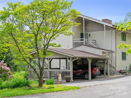 301 Fairway Ln, Spruce Pine, NC, 28777-8864 | Card Image