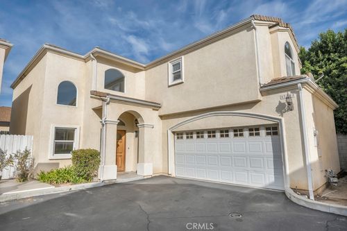 17743 Merridy St, Northridge, CA, 91325-1327 | Card Image