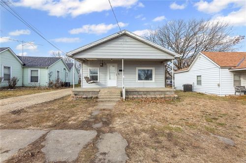 140 Walnut Ave, Osawatomie, KS, 66064-1162 | Card Image