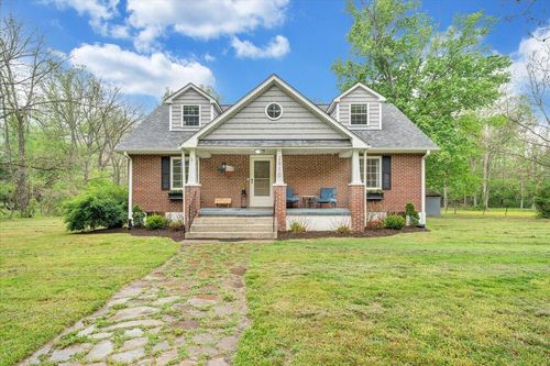 2910 Carvins Cove Rd, Salem, VA, 24153-3352 | Card Image