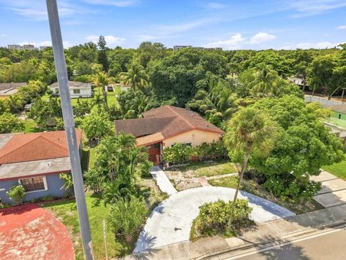 1320 Ne 135th Street, North Miami, FL, 33161 | Card Image
