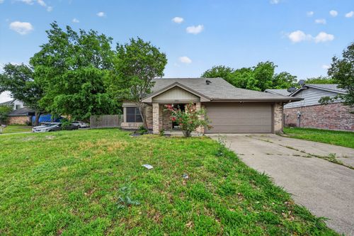 2401 Channing Dr, Grand Prairie, TX, 75052-3919 | Card Image