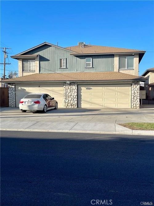 17 E Plymouth St, Long Beach, CA, 90805-8102 | Card Image