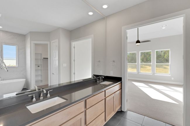 8010 Grizzly Run Dr, House other with 4 bedrooms, 3 bathrooms and null parking in Burleson TX | Image 13