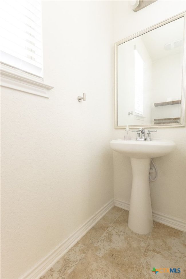 29906 Sestra, House other with 4 bedrooms, 3 bathrooms and null parking in Bulverde TX | Image 46