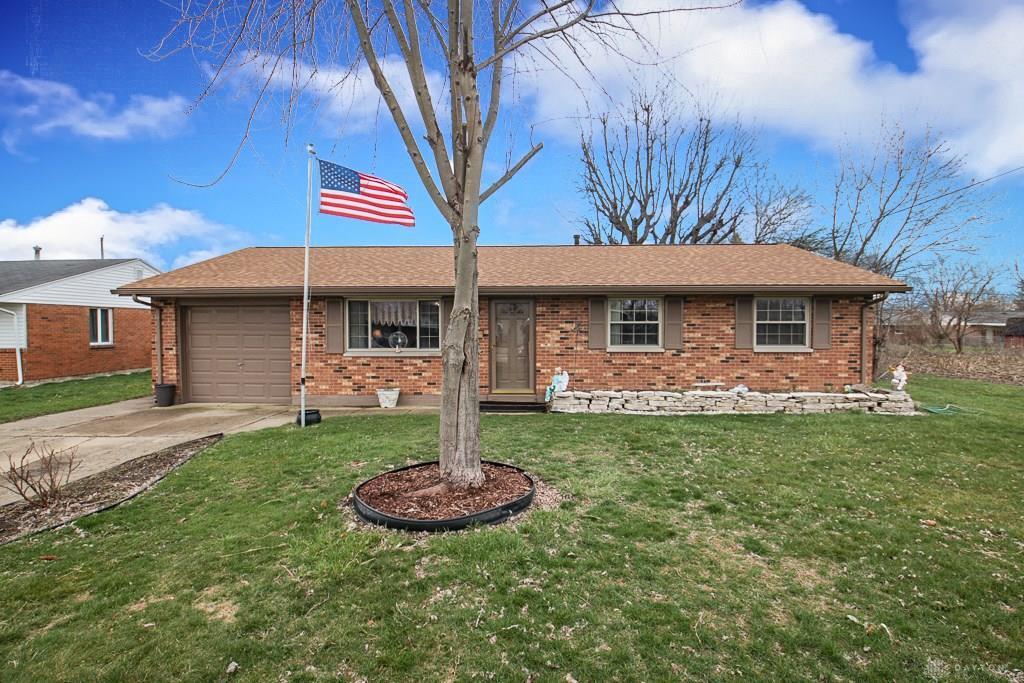 Vanessa St, New Lebanon, OH 45345