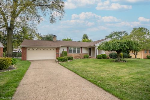 1718 Dexter Rd Ne, Massillon, OH, 44646-4138 | Card Image