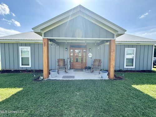 37 Theodore Dr, Poplarville, MS, 39470-5605 | Card Image