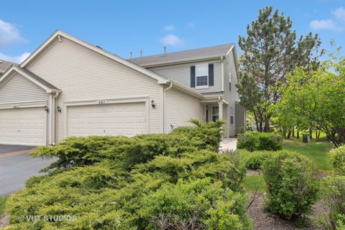 667 W Jonathan Dr, Round Lake, IL, 60073-5618 | Card Image