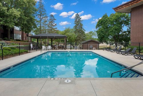 304-N85W15700 Ridge Road, Menomonee Falls, WI, 53051 | Card Image