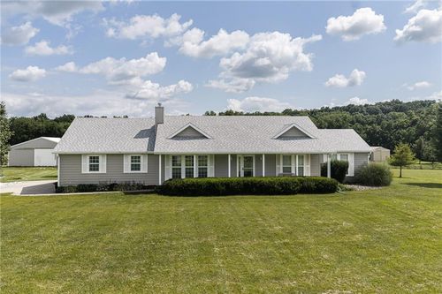25029 Dehoff Dr, Tonganoxie, KS, 66086-3248 | Card Image