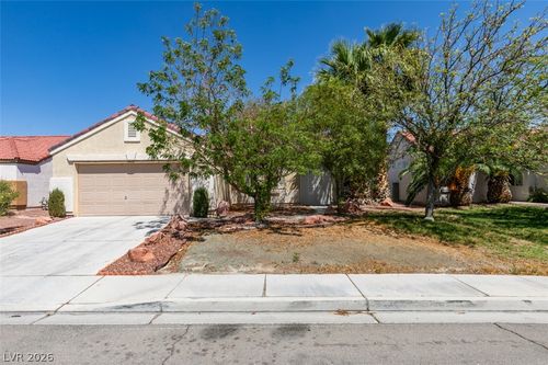 5830 Starfish Bay Ln, North Las Vegas, NV, 89031-1160 | Card Image