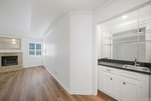 apt-704-8415 Fredericksburg Rd, San Antonio, TX, 78229-3304 | Card Image