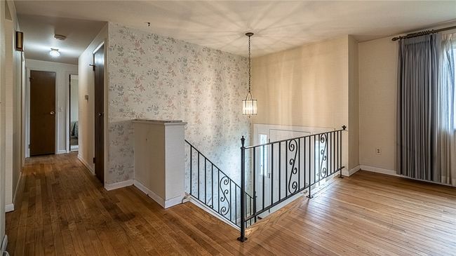 3229 Sundale Dr, House other with 3 bedrooms, 3 bathrooms and 2 parking in Glenshaw PA | Image 6