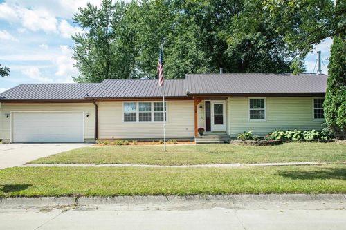 504 Joseph Rd, Dunkerton, IA, 50626-9762 | Card Image