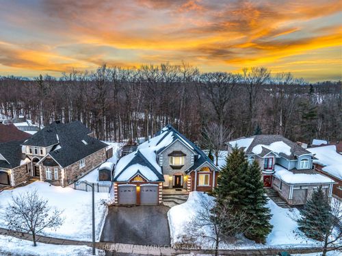 18 Cumming Dr, Barrie, ON, L4N8H6 | Card Image