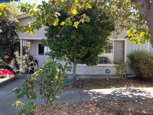 201 Lake Ave, Rodeo, CA, 94572-1042 | Card Image