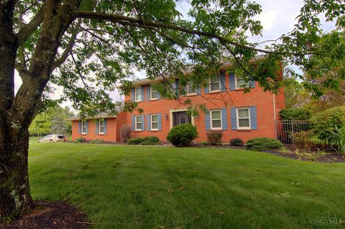 7086 Pinemill Dr, West Chester, OH, 45069-4626 | Card Image