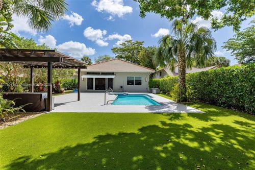 603 Misty Oaks Ln, Pompano Beach, FL, 33069-5536 | Card Image