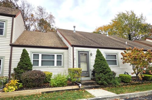 618-618 Lake Ct, Middle Island, NY, 11953-2005 | Card Image