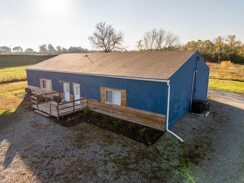 700 W 40 Hwy, Sweet Springs, MO, 65351-9803 | Card Image