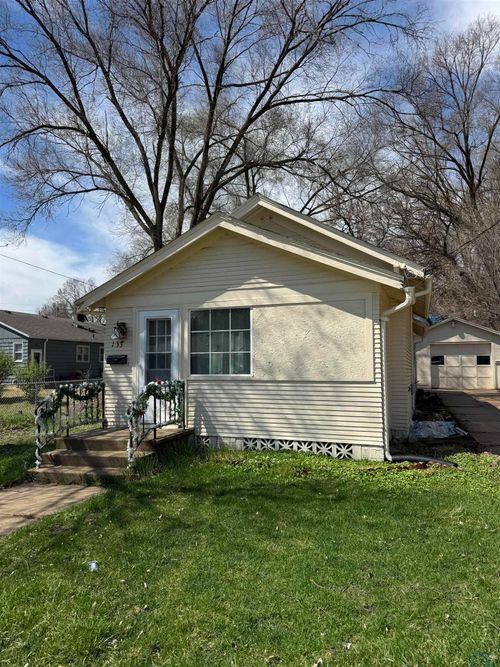 133 S Casselman St, Sioux City, IA, 51103 | Card Image