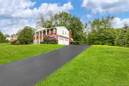 1 Lodi Ln, Monsey, NY, 10952-1539 | Card Image