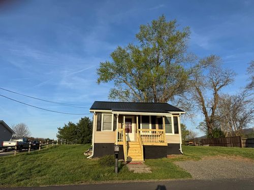 116 C St, Austinville, VA, 24312-3090 | Card Image