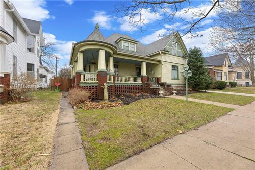 107 E Peoria St, Paola, KS, 66071-1708 | Card Image