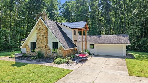 14831 Robinson Rd, Newton Falls, OH, 44444-9607 | Card Image