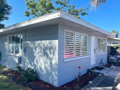 1003 23rd Avenue W, Home with 3 bedrooms, 2 bathrooms and null parking in Bradenton FL | Image 1