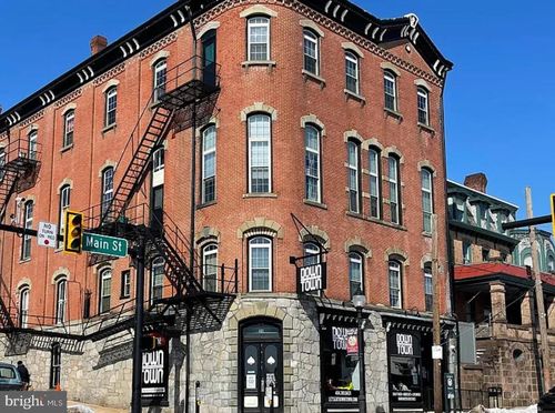 apt-17-13 N 4th Ave, ROYERSFORD, PA, 19468-1944 | Card Image