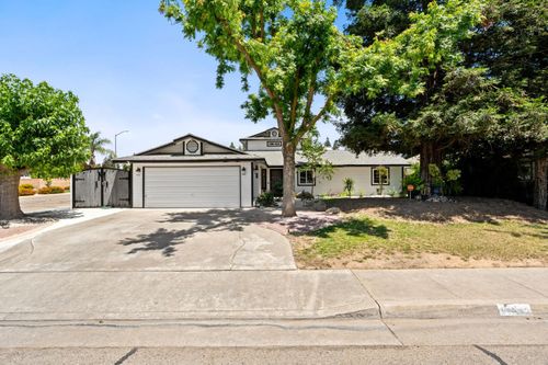 1852 N Hollywood Dr, Reedley, CA, 93654-8709 | Card Image