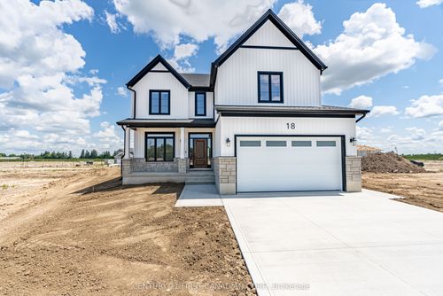 78 Queen St, Ailsa Craig, ON, N0M1A0 | Card Image