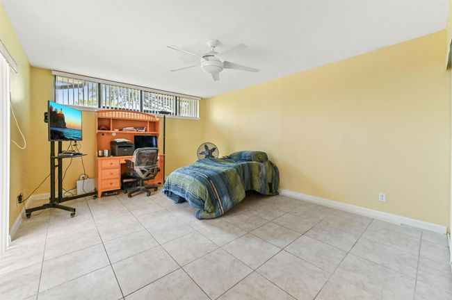 3864 Victoria Dr, Condo with 2 bedrooms, 3 bathrooms and null parking in West Palm Beach FL | Image 8