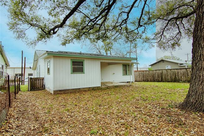 C - 1116 Simpson St, House other with 2 bedrooms, 1 bathrooms and 2 parking in Schulenburg TX | Image 23