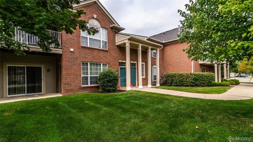 3106 Chesapeake Cir, Commerce Twp, MI, 48390-2998 | Card Image