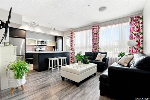 108-235 Evergreen Sq, Saskatoon, SK, S7W0T9 | Card Image