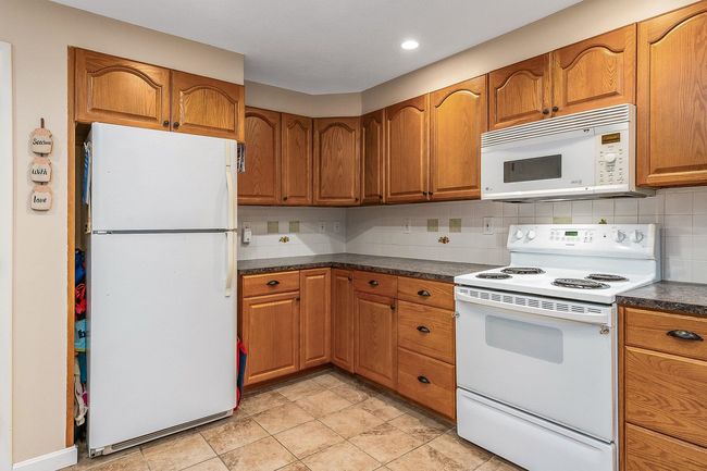 UNIT-3 - 18 Boulder Brook Dr, Condo with 2 bedrooms, 2 bathrooms and null parking in Exeter NH | Image 11
