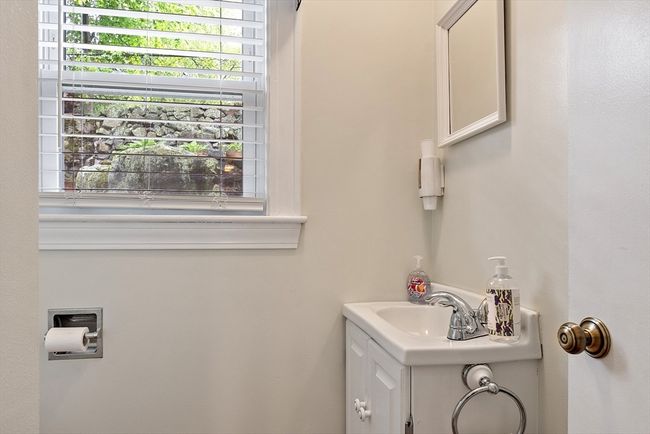 8 Manning Rd, House other with 3 bedrooms, 2 bathrooms and 1 parking in Lynn MA | Image 19