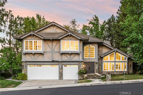 6032 County Oak Rd, Woodland Hills, CA, 91367-1090 | Card Image