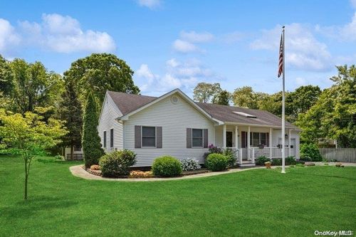 1061 Peconic Bay Blvd, South Jamesport, NY, 11970-2029 | Card Image