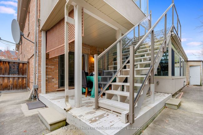 9 Haywood Dr, House other with 6 bedrooms, 5 bathrooms and 4 parking in Brampton ON | Image 43