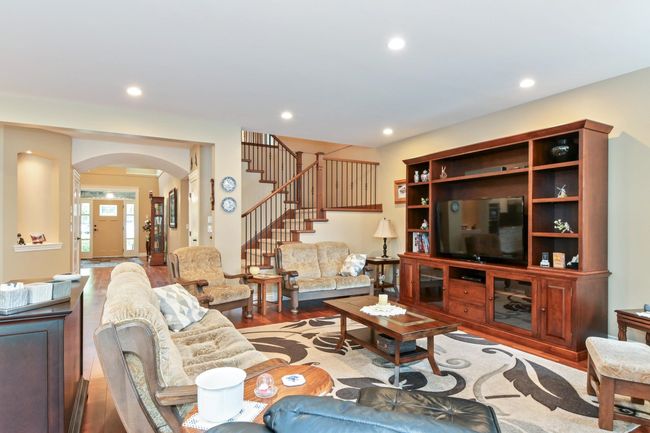 21655 44 Avenue, House other with 4 bedrooms, 3 bathrooms and 10 parking in Langley BC | Image 5
