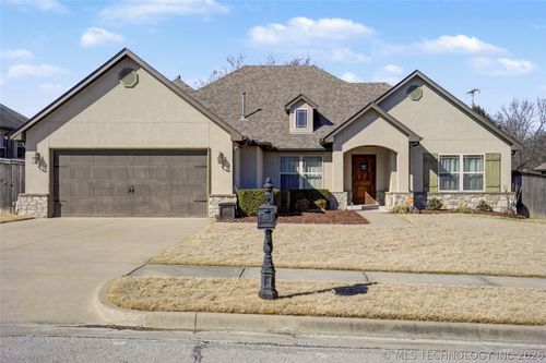 14716 Justin Ave, Glenpool, OK, 74033-4446 | Card Image