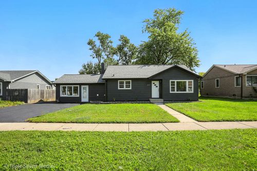 10517 Oak Park Ave, Chicago Ridge, IL, 60415-1711 | Card Image