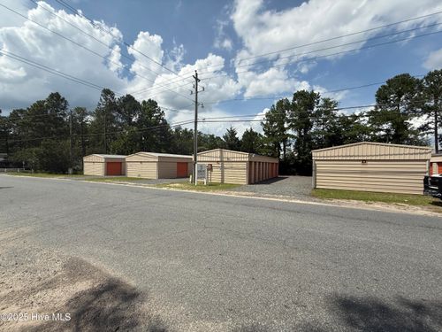 622 Magnolia Dr, Aberdeen, NC, 28315-2202 | Card Image